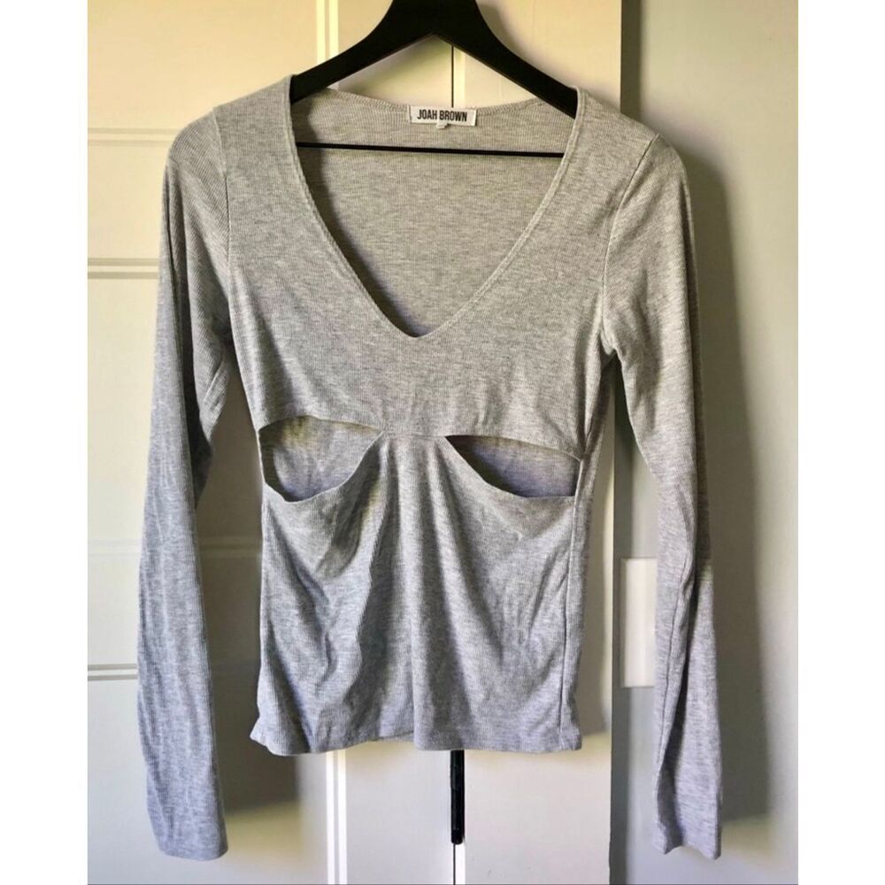 JOAH BROWN FITTED CUTOUT LONG SLEEVE TOP - Picture 9 of 12